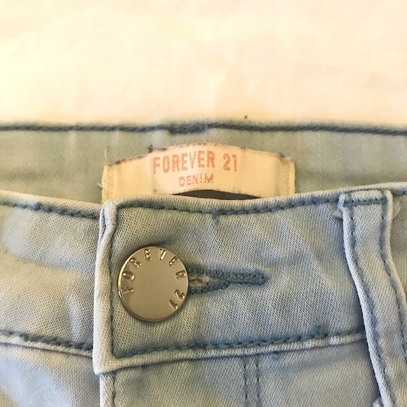 🆕FOREVER 21/LIGHTWASH HIGHRISE/SKINNY/JEANS/EUC⭐️ - Picture 7 of 7